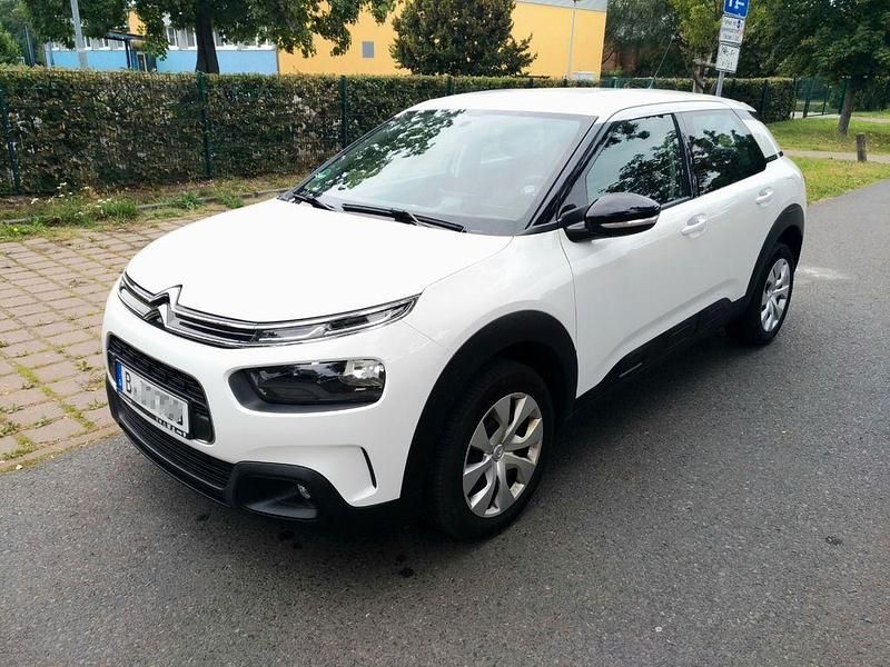 Weiß Gebraucht 2020 Citroën C4 Cactus Feel Kleinwagen | 10.490 € (Guter Preis) - Bild 1/4
