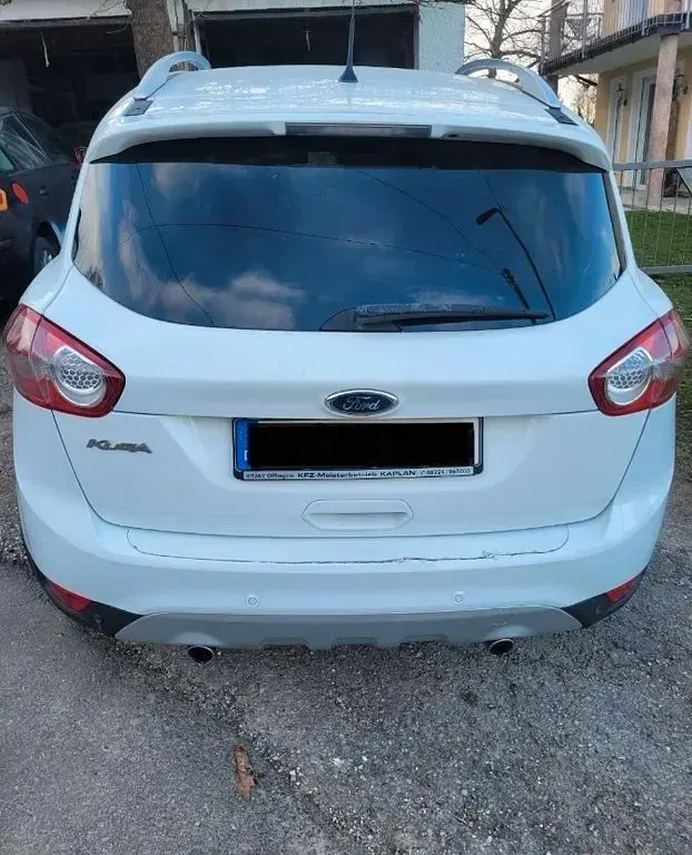 Gebraucht Ford Kuga Individual 140 PS (102 kW) 2011 Weiß SUV