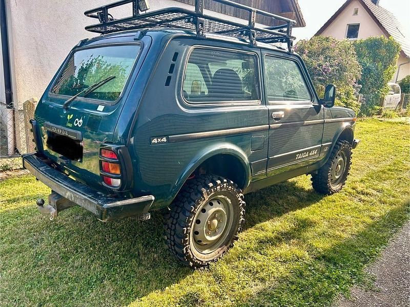 Grün Gebraucht 2009 Lada niva SUV | 9.000 € (Etwas zu teuer) - Bild 1/4