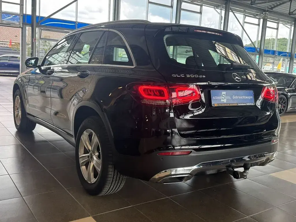 Gebraucht Mercedes GLC300de 306 PS (225 kW) 2021 Schwarz SUV
