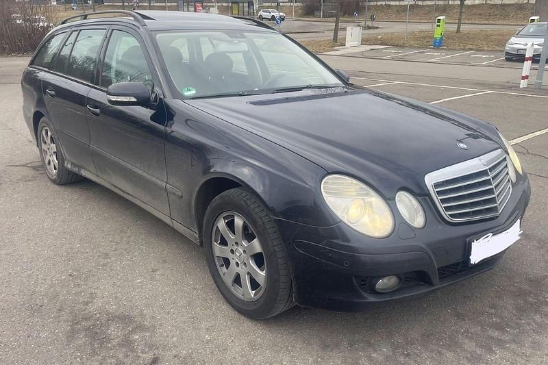 Gebraucht Mercedes E220 Classic 170 PS (125 kW) 2007 Blau Kombi
