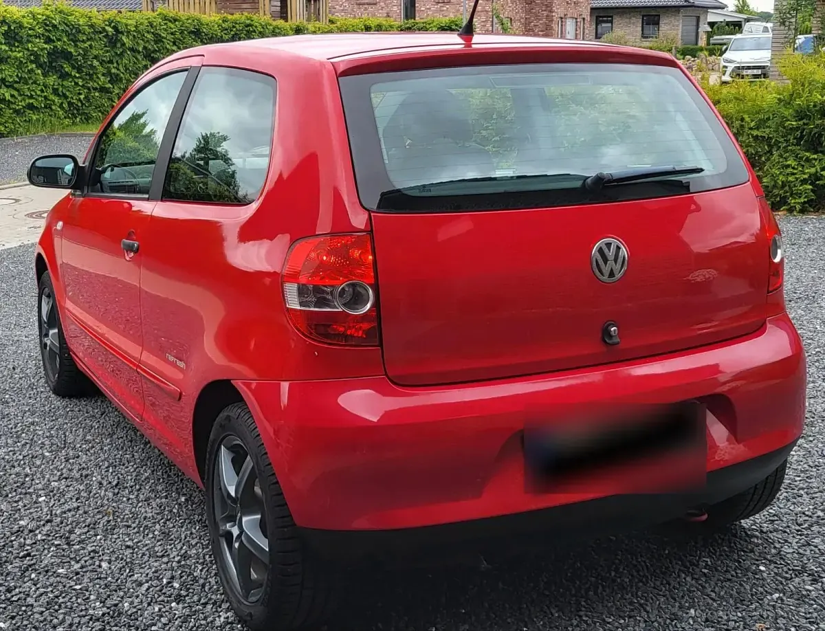 Gebraucht VW Fox 54 PS (39 kW) 2010 Rot Kleinwagen