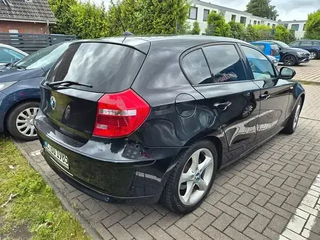 Gebraucht BMW 123 Advantage 204 PS (150 kW) 2011 Schwarz Kleinwagen