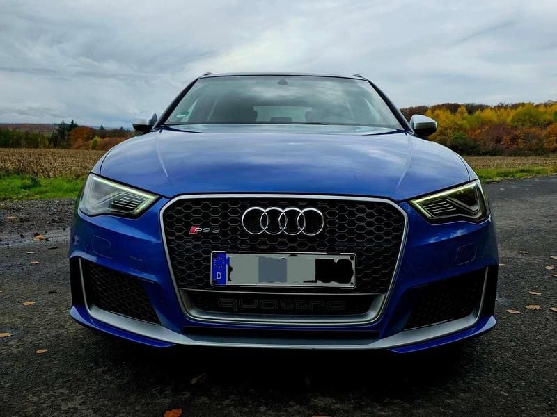 Second-hand Audi RS3 367 CP (269 kW) 2015 Albastru Berlinǎ