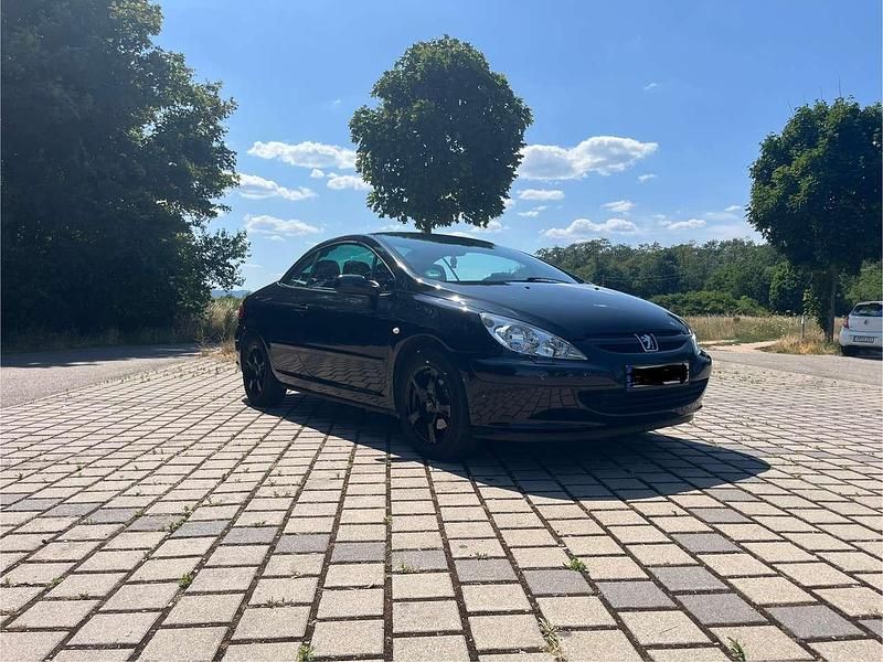 Schwarz Gebraucht 2005 Peugeot 307 CC Tendance Cabrio | 3.999 € (Teuer) - Bild 1/4