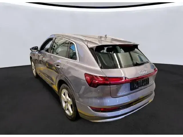 Gebraucht Audi e-tron Advanced 230 kW (313 PS) 2022 Taifungrau metallic SUV