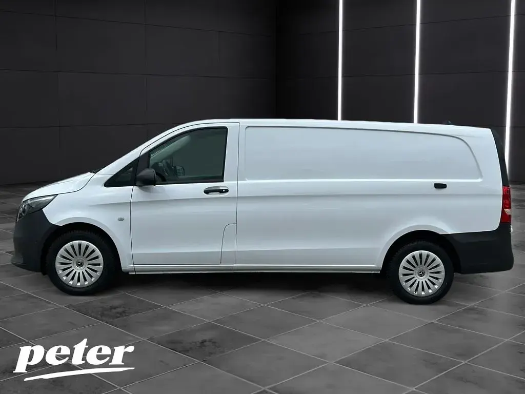 Gebraucht Mercedes Vito 163 PS (119 kW) 2025 Arktikweiß Van