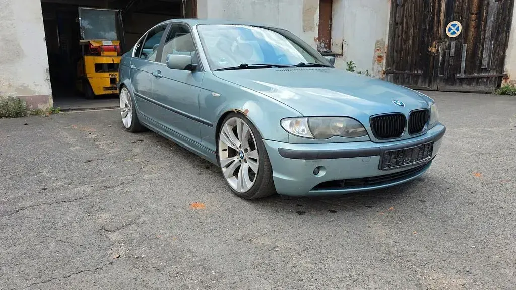Gebraucht BMW 320 M Sport 170 PS (125 kW) 2002 Blau Limousine