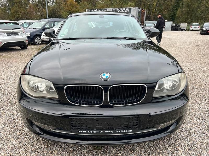 Gebraucht BMW 116 Advantage 122 PS (89 kW) 2010 Schwarz Kleinwagen