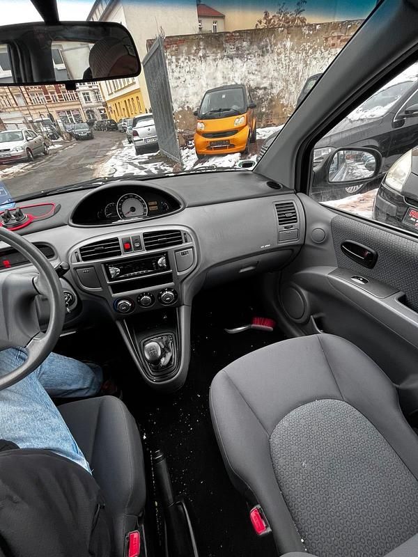 Gebraucht Hyundai Matrix 103 PS (75 kW) 2004 Grau Van / Kleinbus