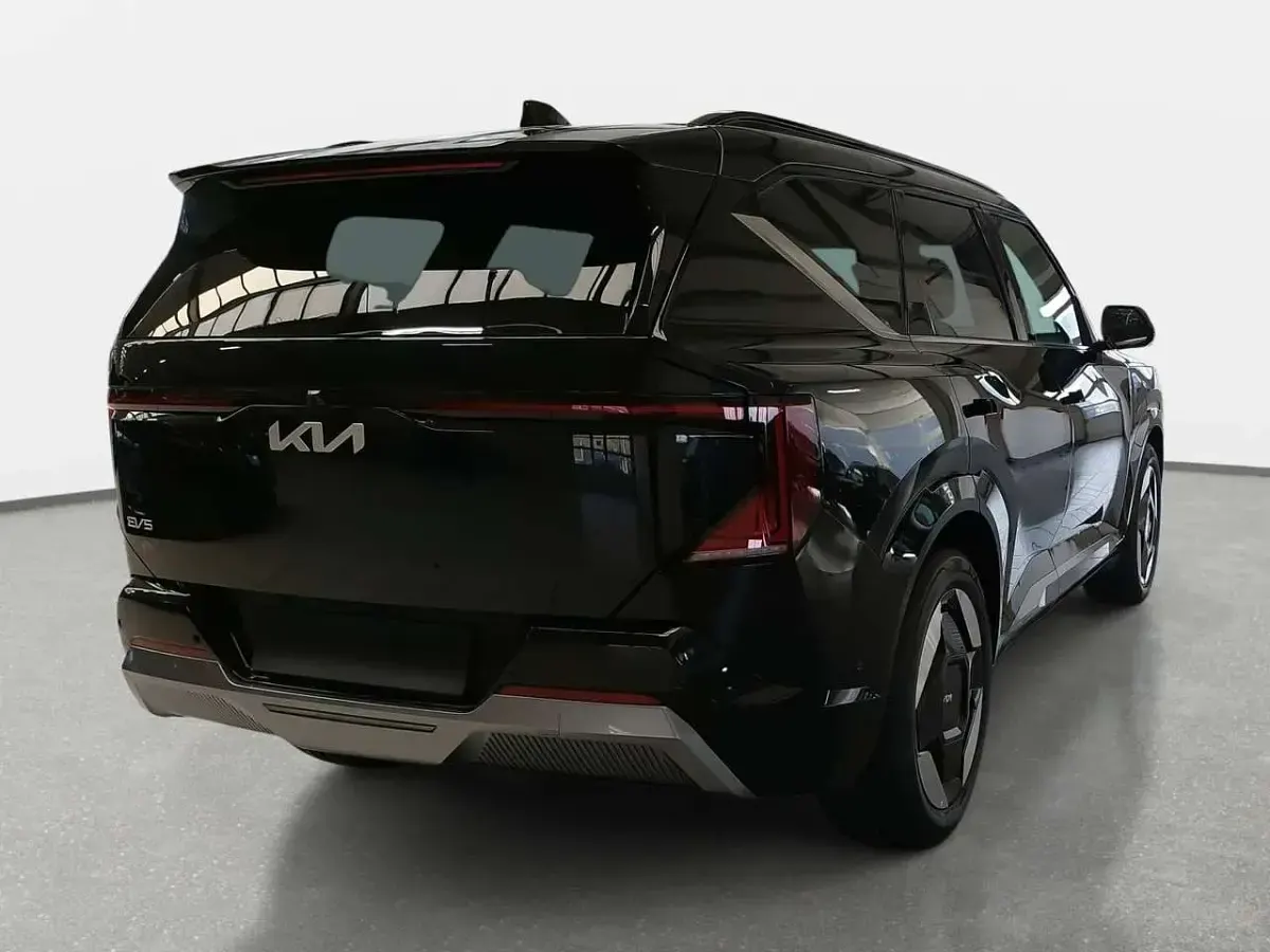 Neu Kia EV5 Earth 160 kW (218 PS) 2026 Fusionblack metallic SUV