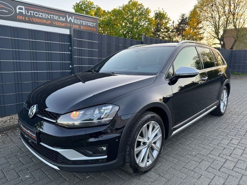 Schwarz Gebraucht 2015 VW Golf VII Basis Kombi | 15.999 € (Teuer) - Bild 1/4