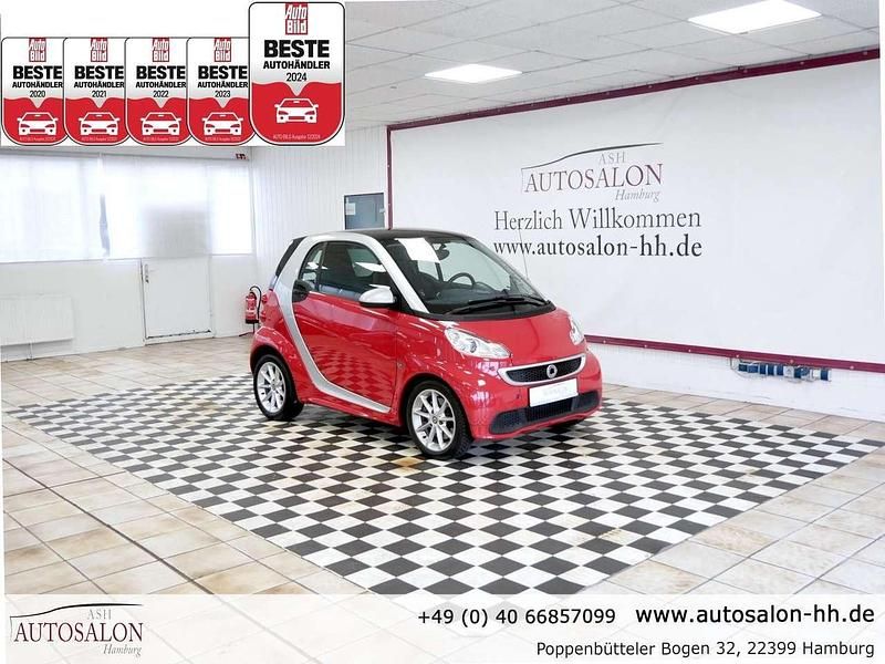 Rallyerot/schwarz Gebraucht 2013 Smart ForTwo Coupé Passion Coupé | 7.899 € (Fairer Preis) - Bild 1/4