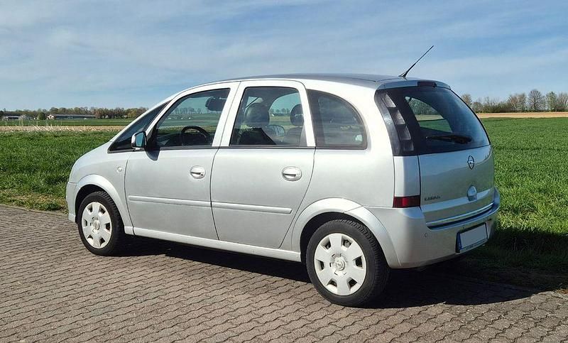 Gebraucht Opel Meriva Edition 90 PS (66 kW) 2007 Silber Van / Kleinbus