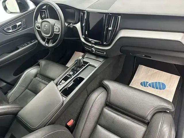 Gebraucht Volvo XC60 R-Design 197 PS (144 kW) 2021 Weiß metallic SUV