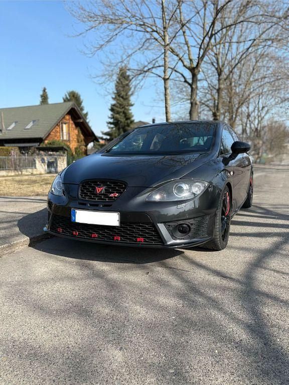 Gebraucht Seat Leon CUPRA 265 PS (194 kW) 2010 Grau Kleinwagen