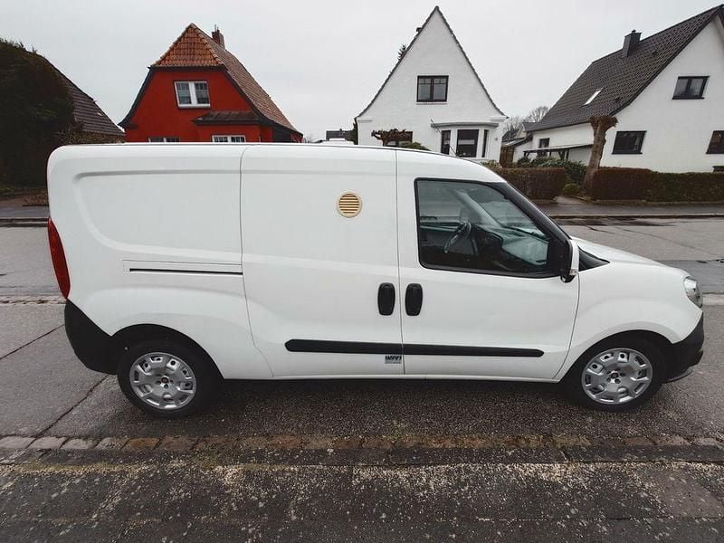 Gebraucht Fiat Doblò 101 PS (74 kW) 2015 Weiß Van / Kleinbus