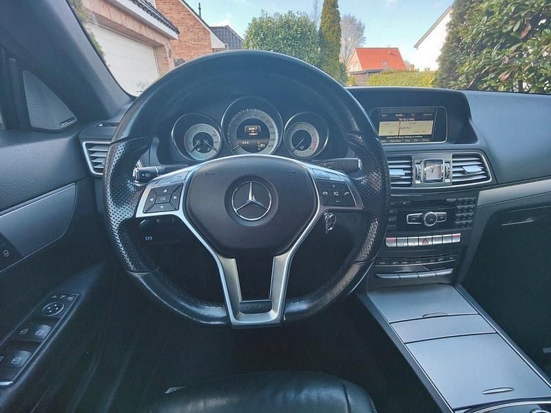 Gebraucht Mercedes E200 AMG 184 PS (135 kW) 2014 Schwarz Cabrio