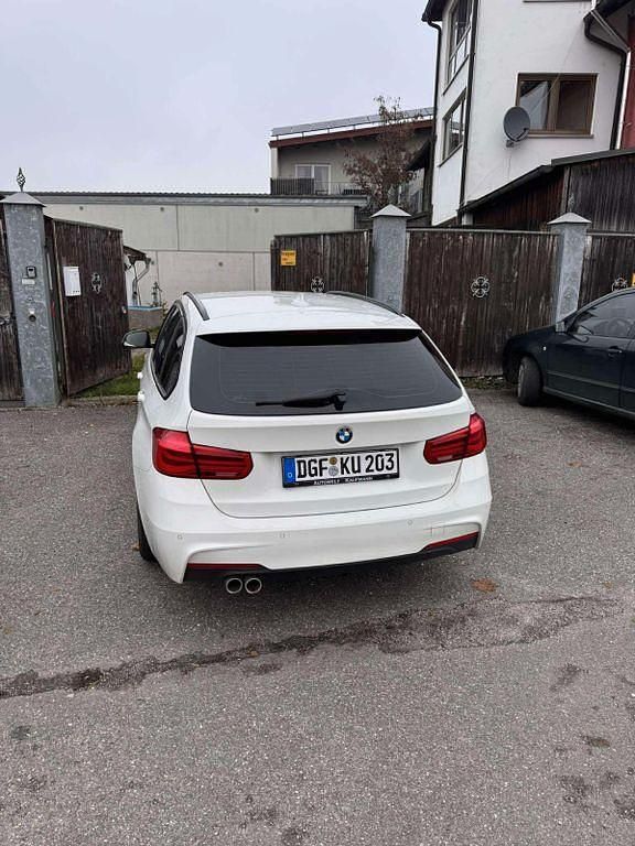 Weiß Gebraucht 2016 BMW 320 Kombi | 13.500 € (Fairer Preis) - Bild 1/4