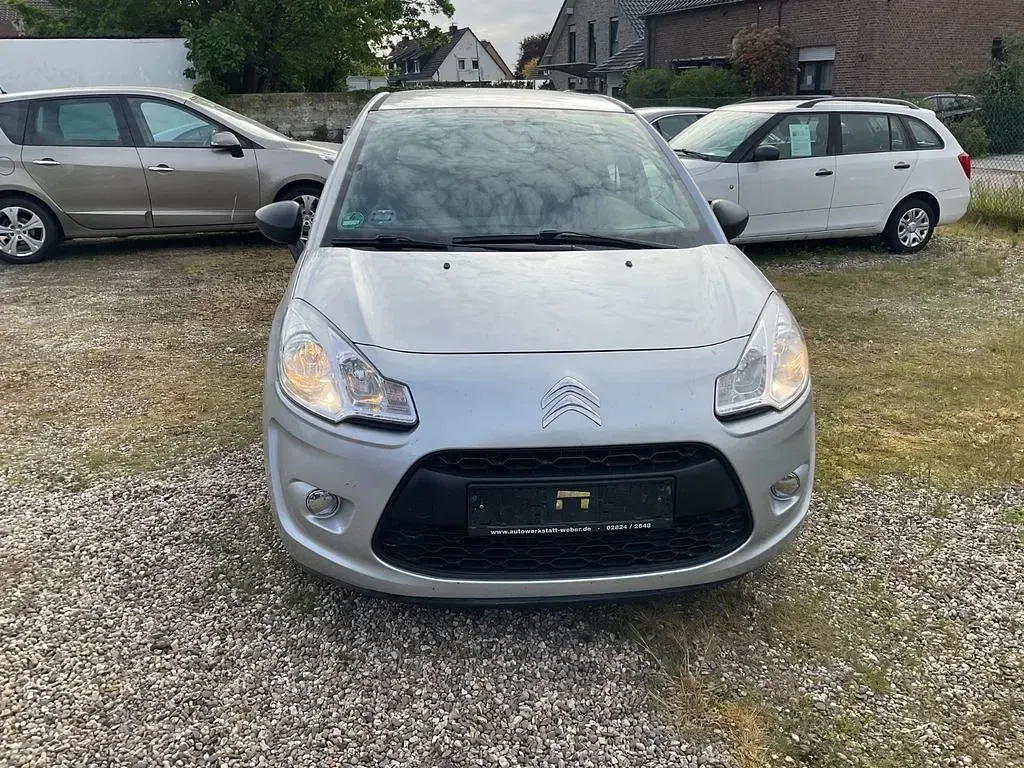 Gebraucht Citroën C3 Attraction 73 PS (53 kW) 2012 Grau Limousine
