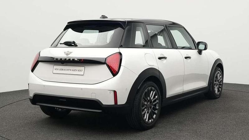 Second-hand Mini Cooper S Classic 204 CP (150 kW) 2024 Alb Hatchback