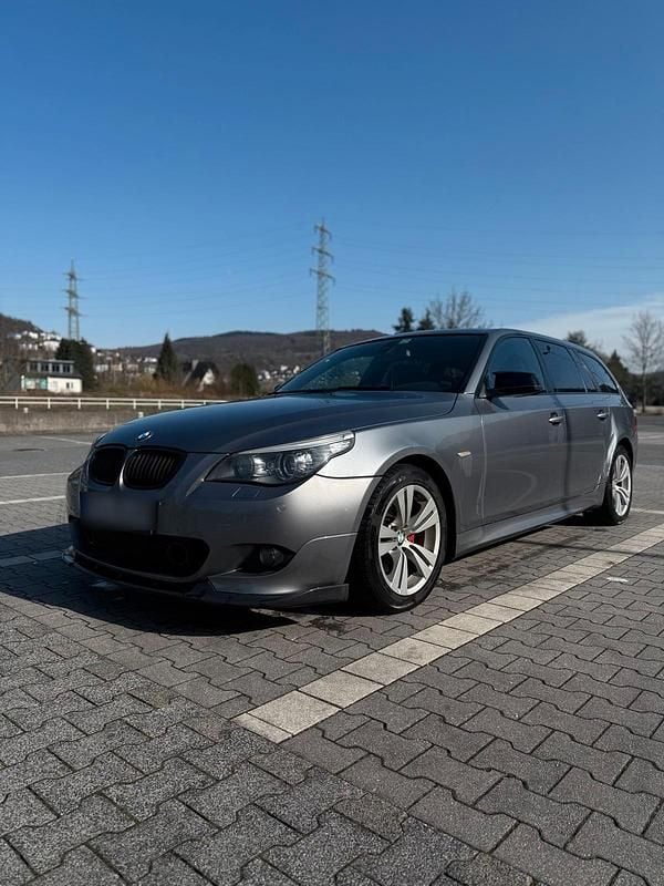 Gebraucht BMW 530 245 PS (180 kW) 2010 Grau Kombi