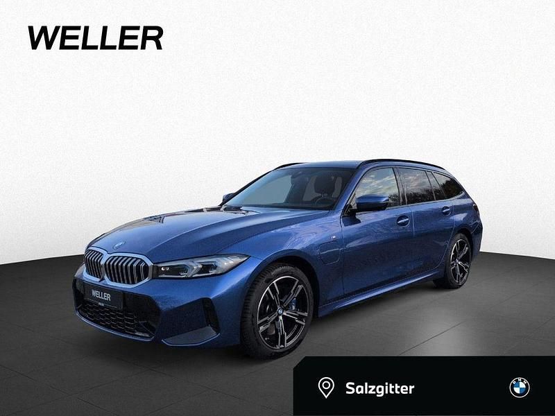 Blau Gebraucht 2024 BMW 330 M Sport Kombi | 47.250 € (Teuer) - Bild 1/4