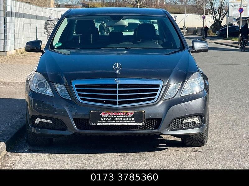 Gebraucht Mercedes E250 204 PS (150 kW) 2009 Grau Kombi