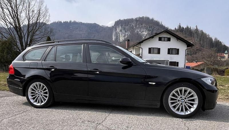 Gebraucht BMW 318 143 PS (105 kW) 2008 Schwarz Kombi