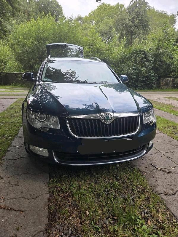 Gebraucht Skoda Superb 170 PS (125 kW) 2012 Blau Kombi