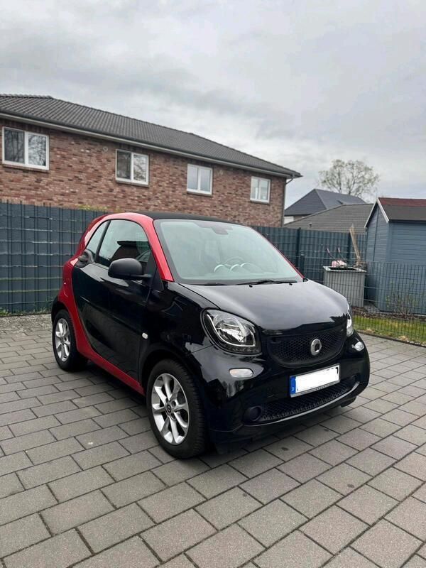 Schwarz Gebraucht 2016 Smart ForTwo Coupé Kleinwagen | 6.990 € (Guter Preis) - Bild 1/4
