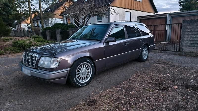 Gebraucht Mercedes 200 137 PS (100 kW) 1994 Grau Kombi