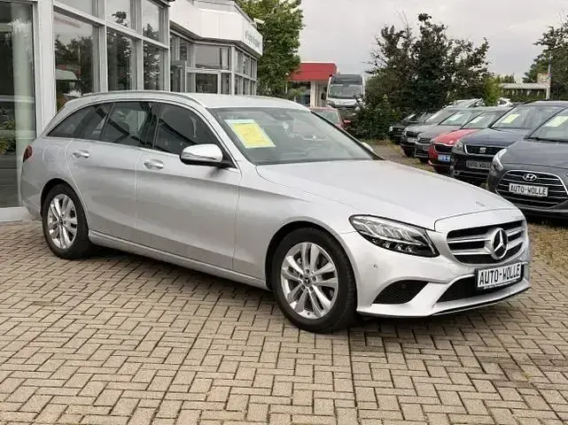 Gebraucht Mercedes C200 Avantgarde 184 PS (135 kW) 2020 Silber Kombi