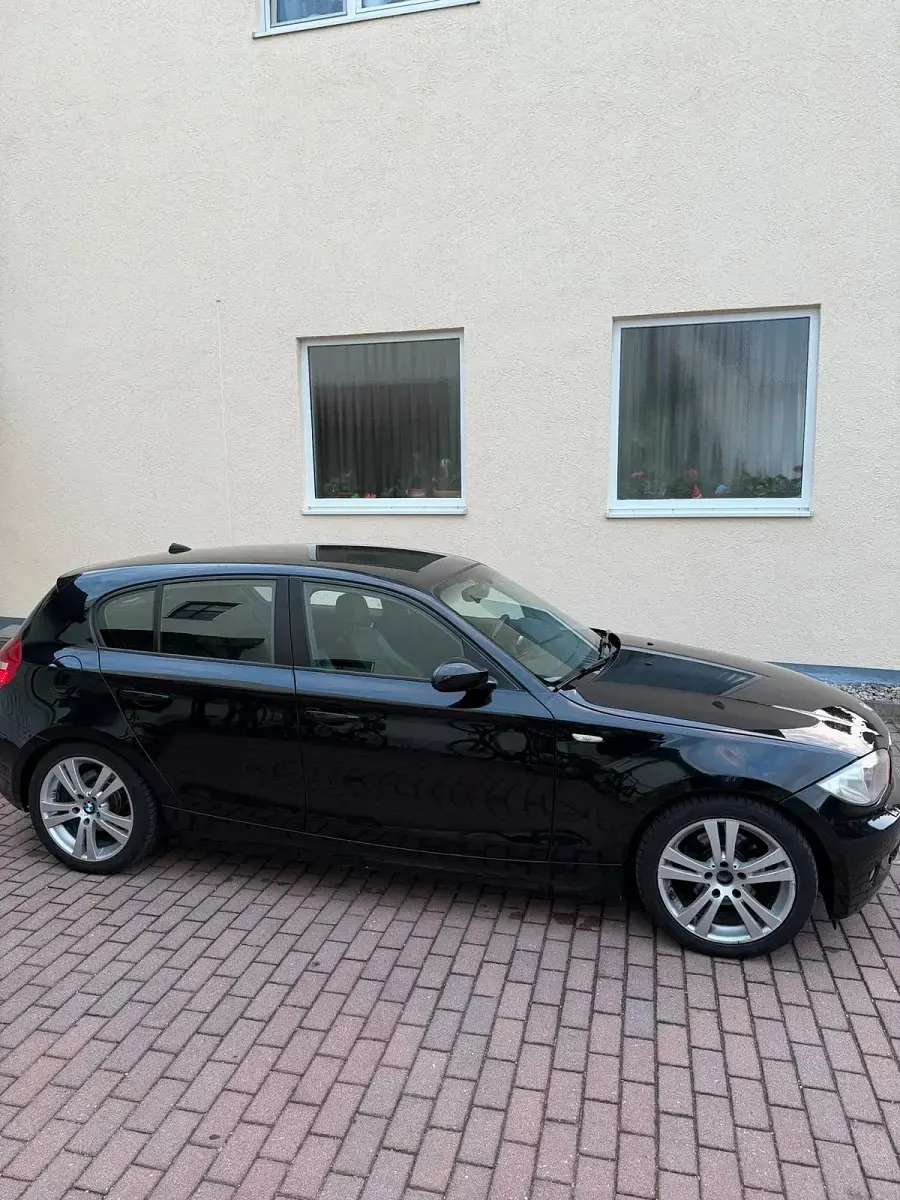 Gebraucht BMW 120 177 PS (130 kW) 2008 Schwarz Kleinwagen