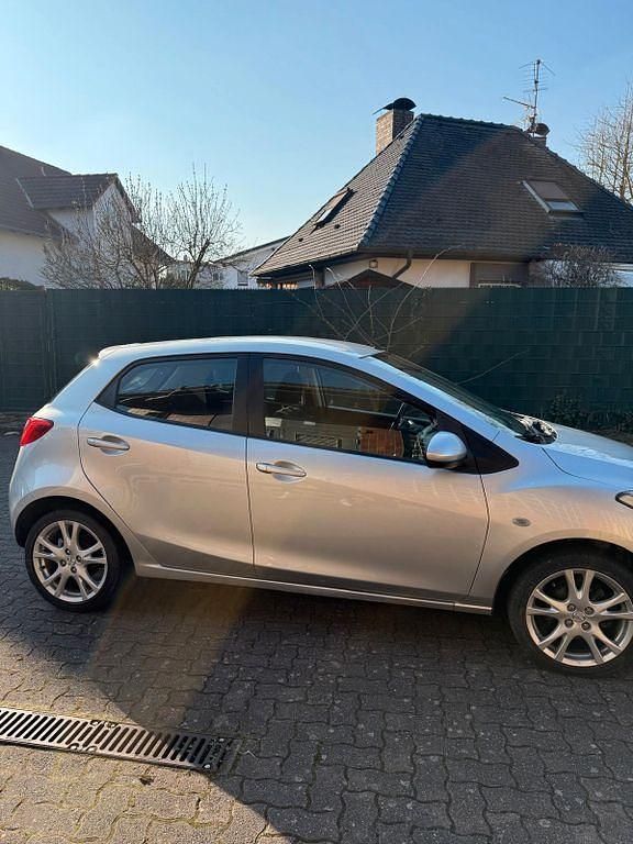 Gebraucht Mazda 2 Independence 86 PS (63 kW) 2008 Silber Kleinwagen
