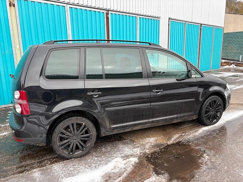 Gebraucht VW Touran 140 PS (102 kW) 2007 Schwarz Van / Kleinbus