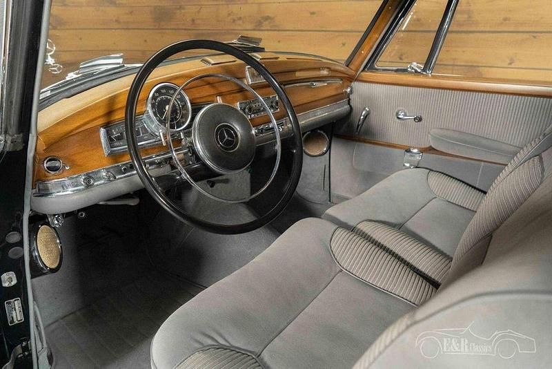 Gebraucht Mercedes 300 159 PS (116 kW) 1962 Silber Limousine
