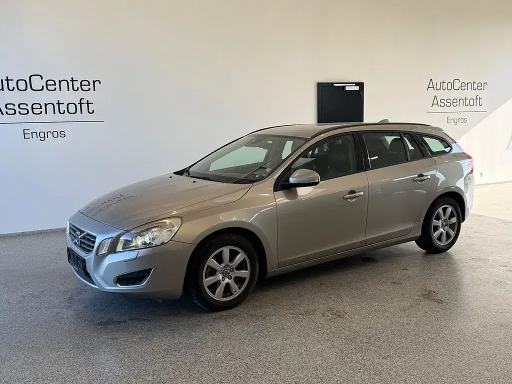 Gebraucht Volvo V60 179 PS (131 kW) 2011 Grau Kombi