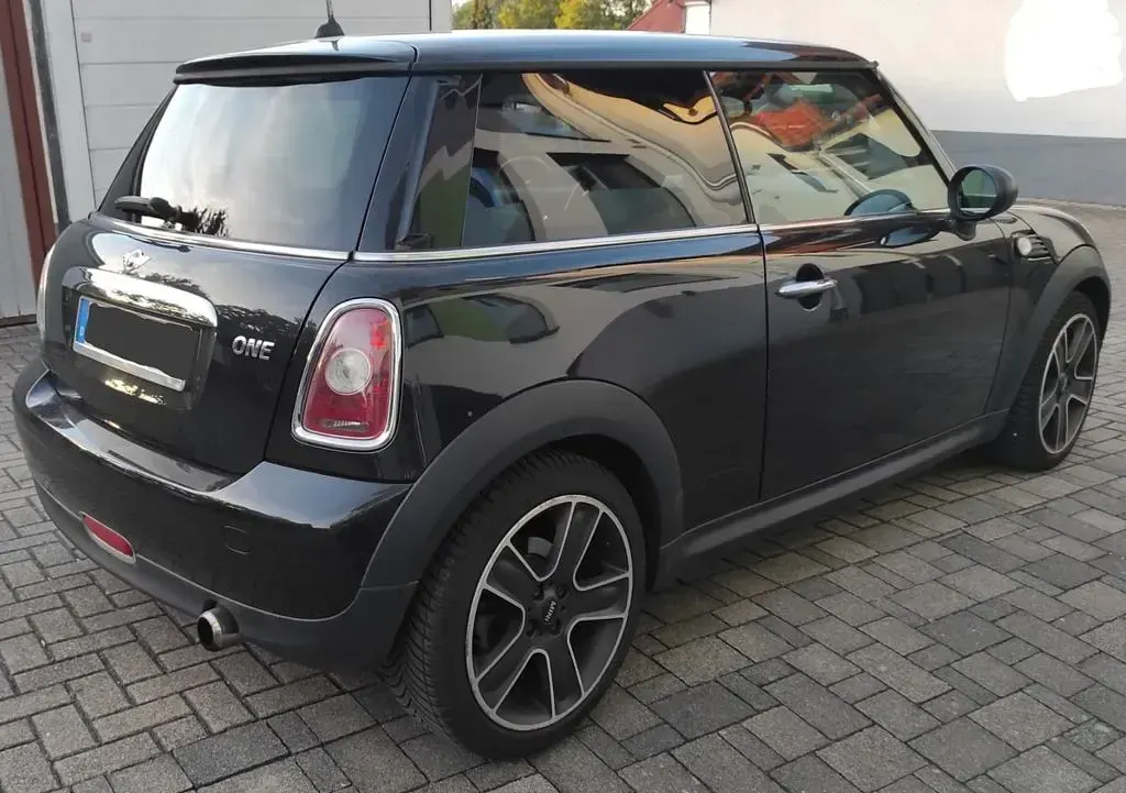 Gebraucht Mini Cooper 95 PS (69 kW) 2010 Schwarz Kleinwagen