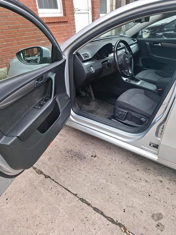 Gebraucht VW Passat 105 PS (77 kW) 2012 Silber Kombi