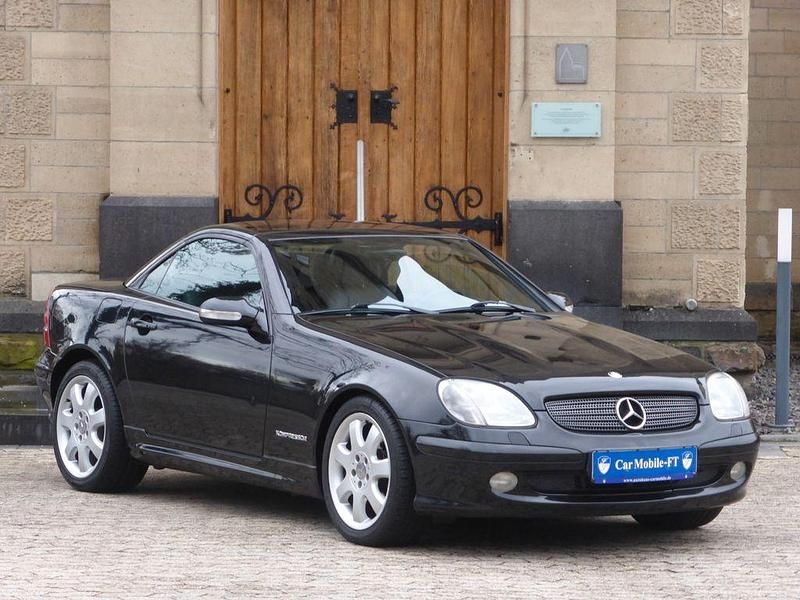 Schwarz Gebraucht 2002 Mercedes SLK200 Cabrio | 3.950 € (Fairer Preis) - Bild 1/4