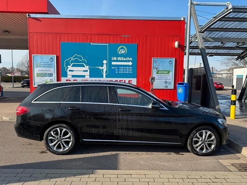 Gebraucht Mercedes C250 204 PS (150 kW) 2018 Schwarz Kombi