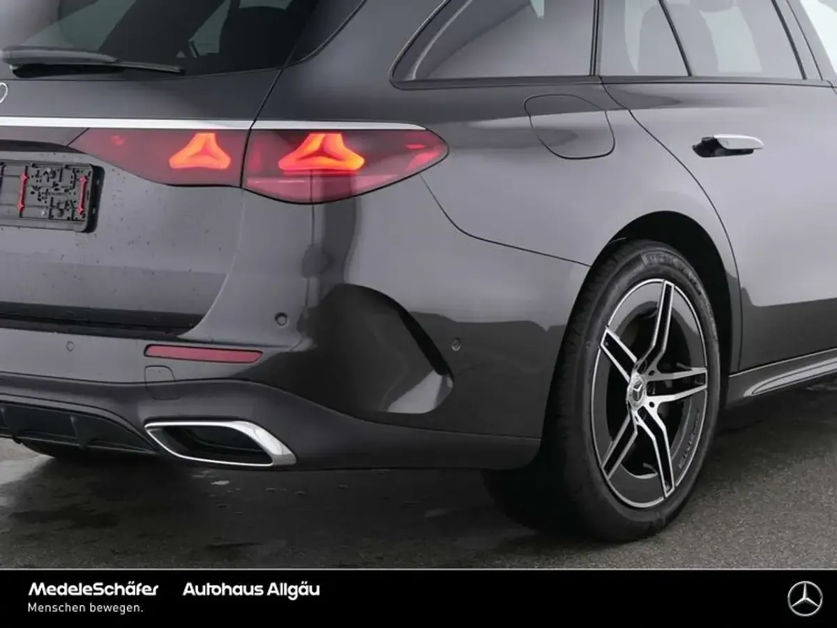 Usata Mercedes E300 Premium 313 CV (230 kW) 2024 Grigio Station wagon