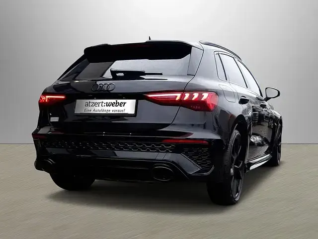Gebraucht Audi RS3 Sportback Ambiente 400 PS (294 kW) 2024 Mythosschwarz metallic Kleinwagen