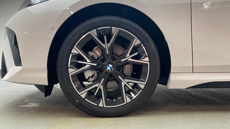 Neu BMW 220 Efficient Dynamics 170 PS (125 kW) 2026 Alpinweiß uni Coupé