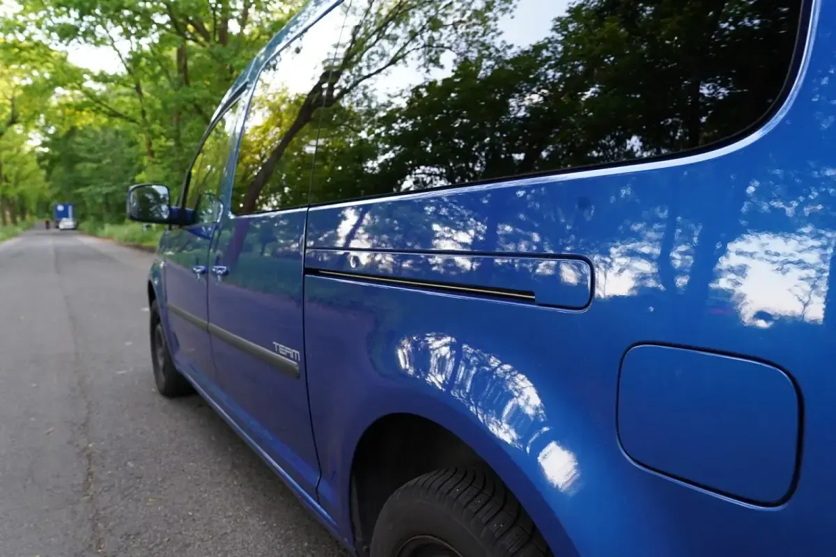 Gebraucht VW Caddy 109 PS (80 kW) 2010 Blau Van / Kleinbus