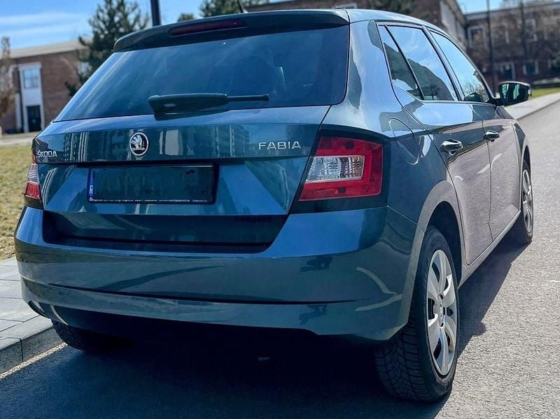 Gebraucht Skoda Fabia 110 PS (80 kW) 2018 Grau Limousine