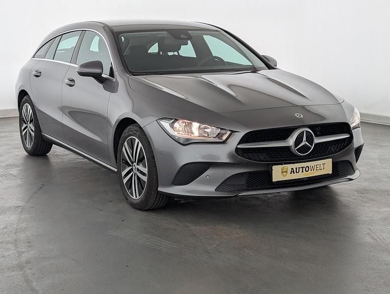 Gebraucht Mercedes CLA200 150 PS (110 kW) 2022 Grau Limousine