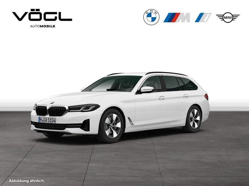 Weiß Gebraucht 2022 BMW 520 Kombi | 33.490 € (Fairer Preis) - Bild 1/4