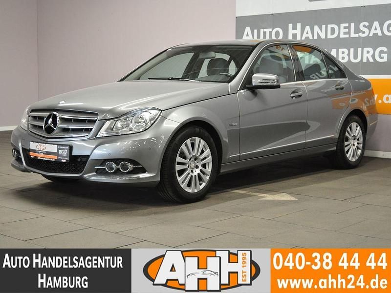 Silber Gebraucht 2011 Mercedes C200 Elegance Limousine | 13.990 € (Fairer Preis) - Bild 1/4